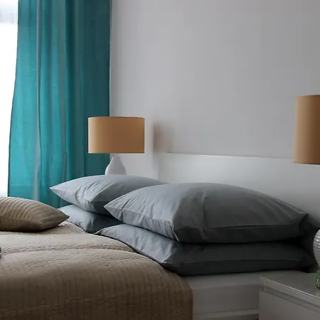 Leon Apartment *