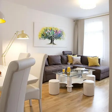 Leon Апартаменты